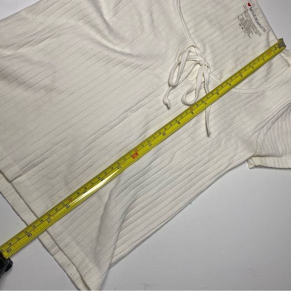 Bella Seamless | Women’s Short Sleeve Top Size S/M - Picture 4 of 5